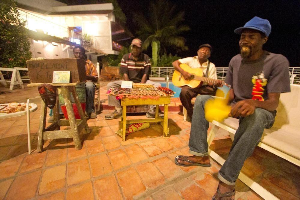 Hotel Mont Joli Cap-Haïtien Esterno foto